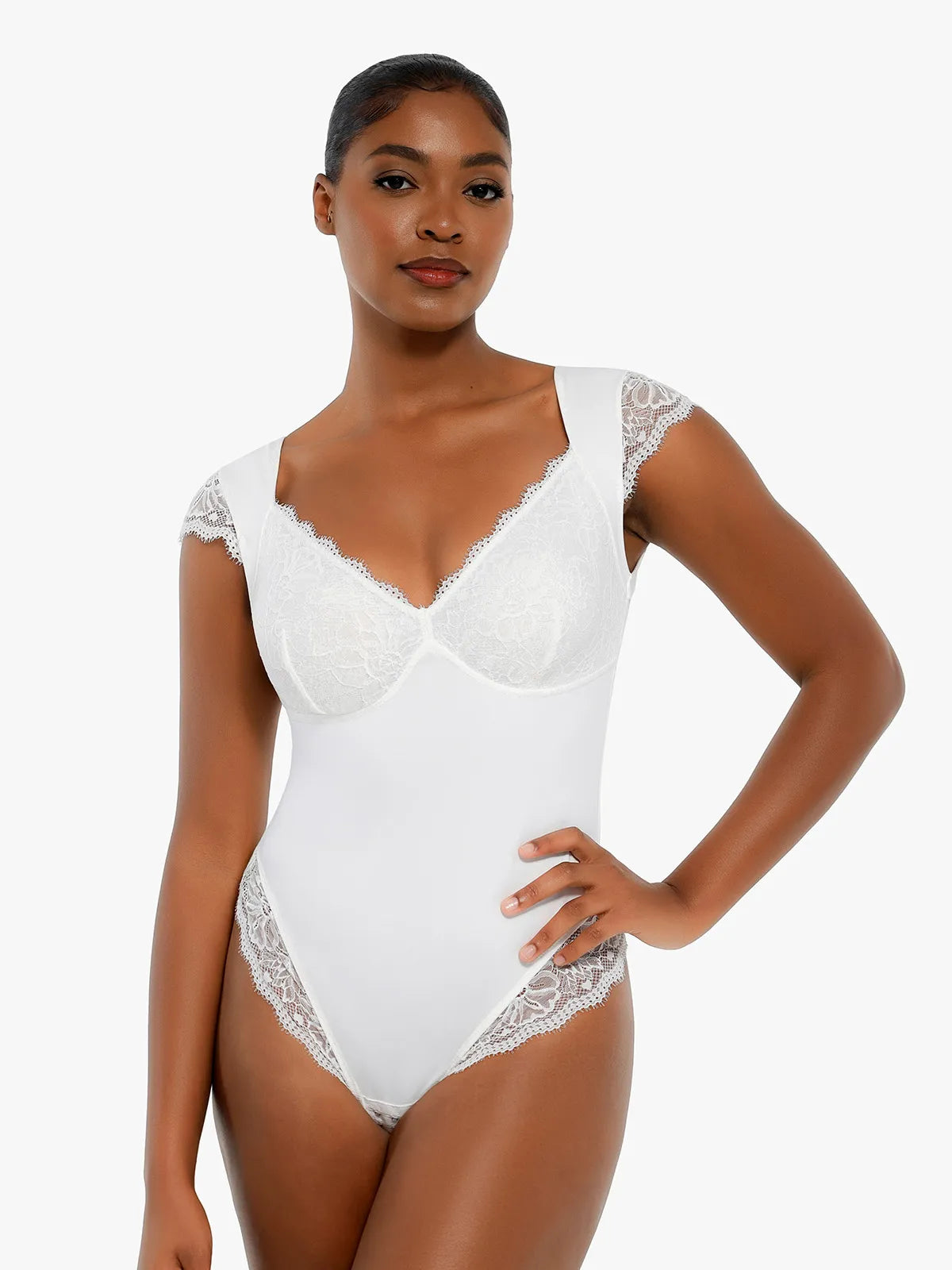 ALYSSA – Lace Cup Bodysuit met Cap Sleeves - LivingCurves Tops Body Shaper Tank Wit / XS