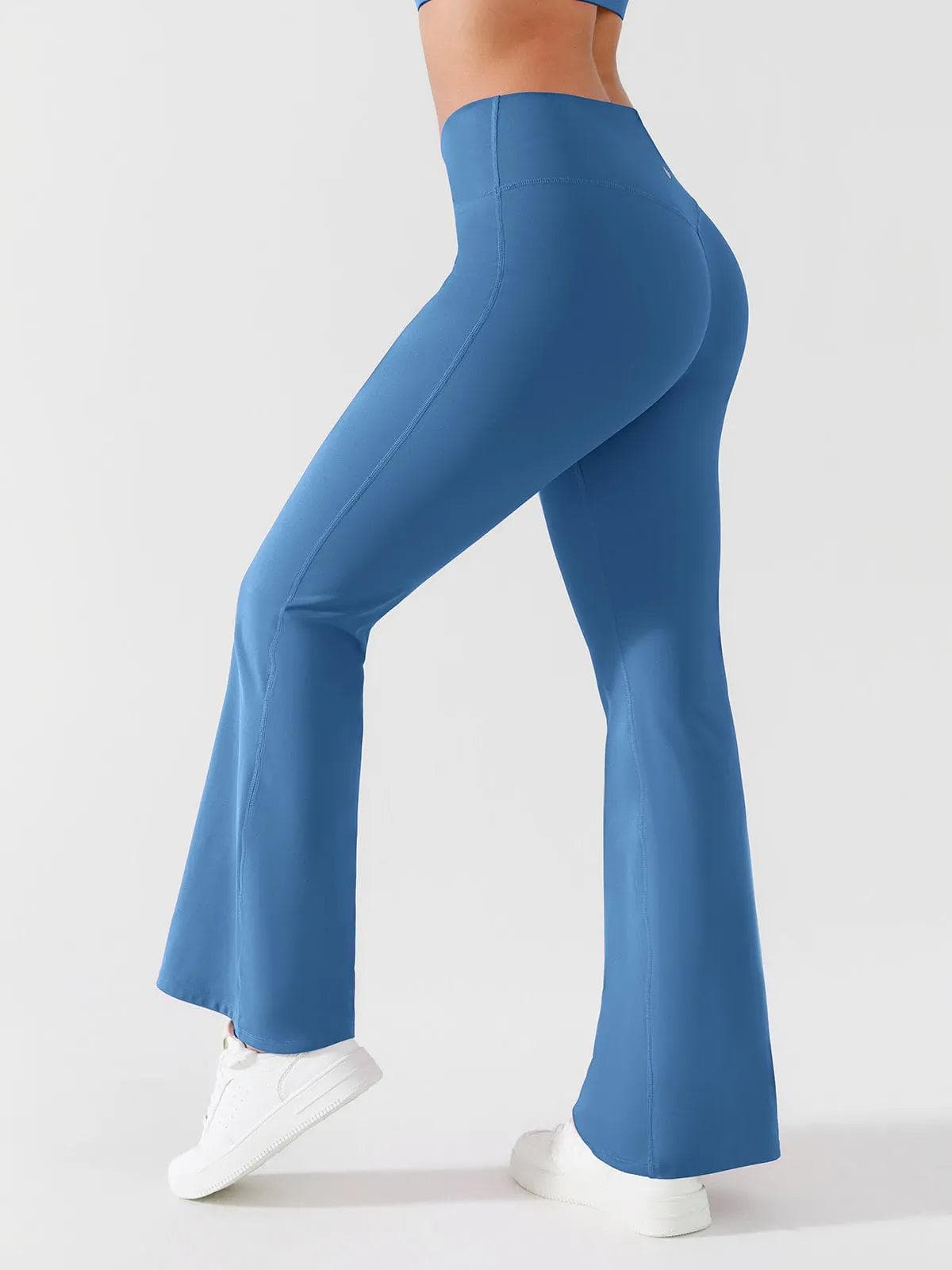 CELESTE – Flared Yoga Shaping Pants - LivingCurves Licht Blauw / XS