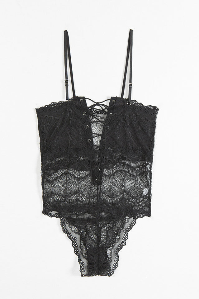 Alina – Kanten Bodysuit met Open Details