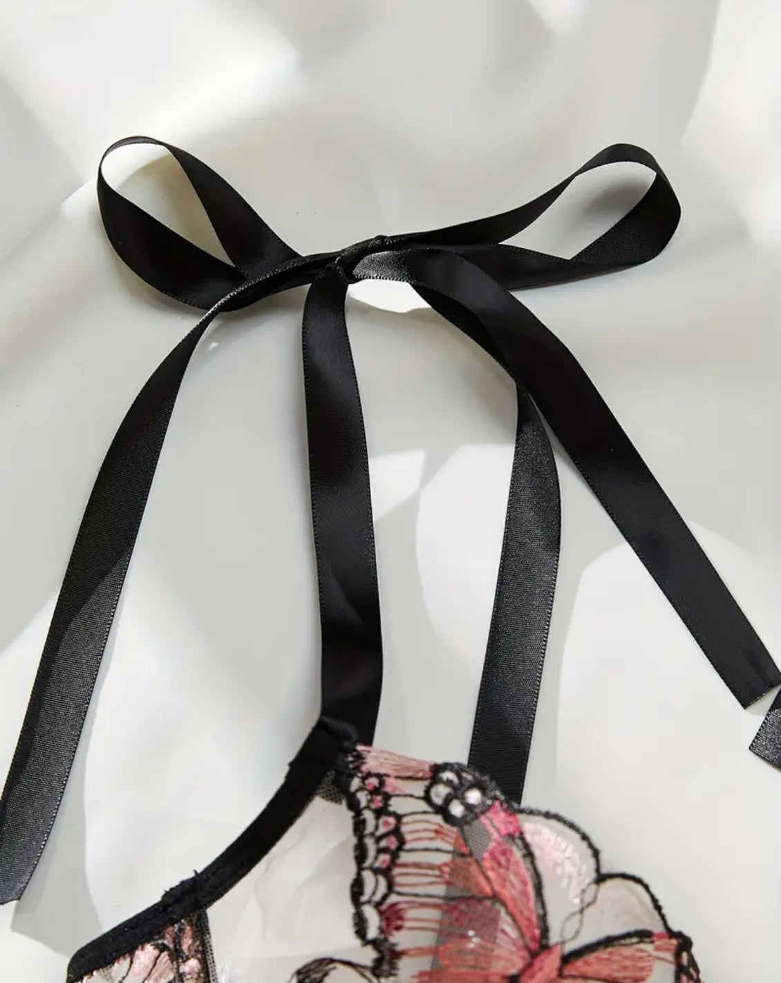 LIVC Lingerie set – Rood met speels vlinderaccent voor Dames