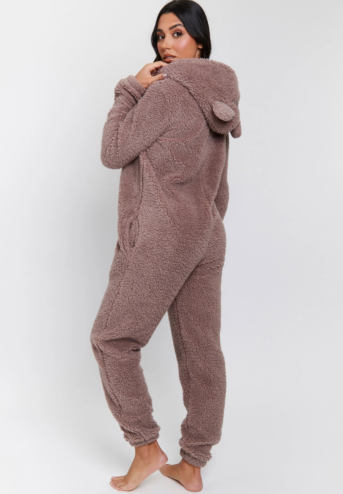 COZY DREAMS – fluffy teddy onesie