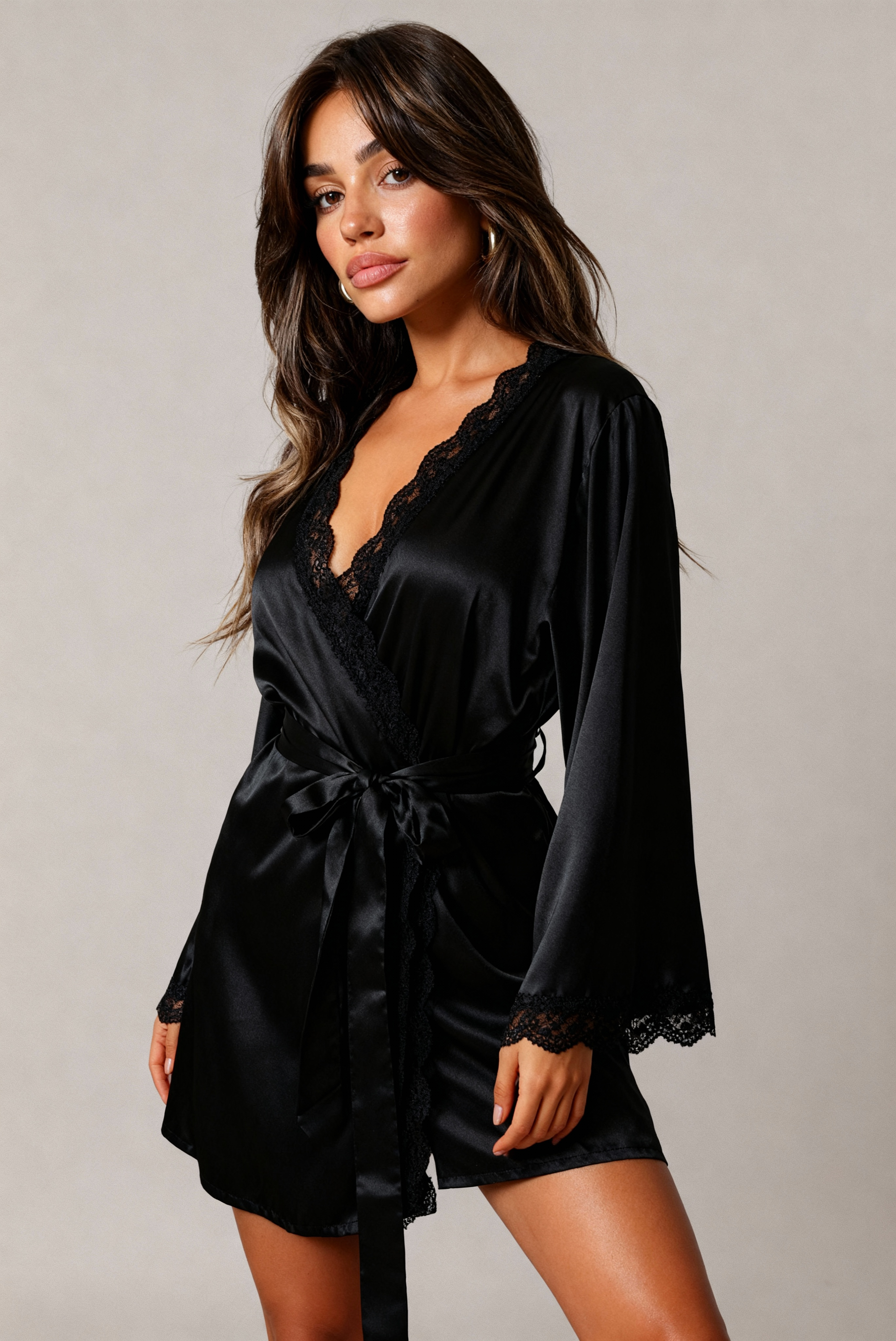 SOPHIE 9 – Satijnen Kimono met kantdetail | Luxe Layering - LivingCurves After Dark premium sleepwear