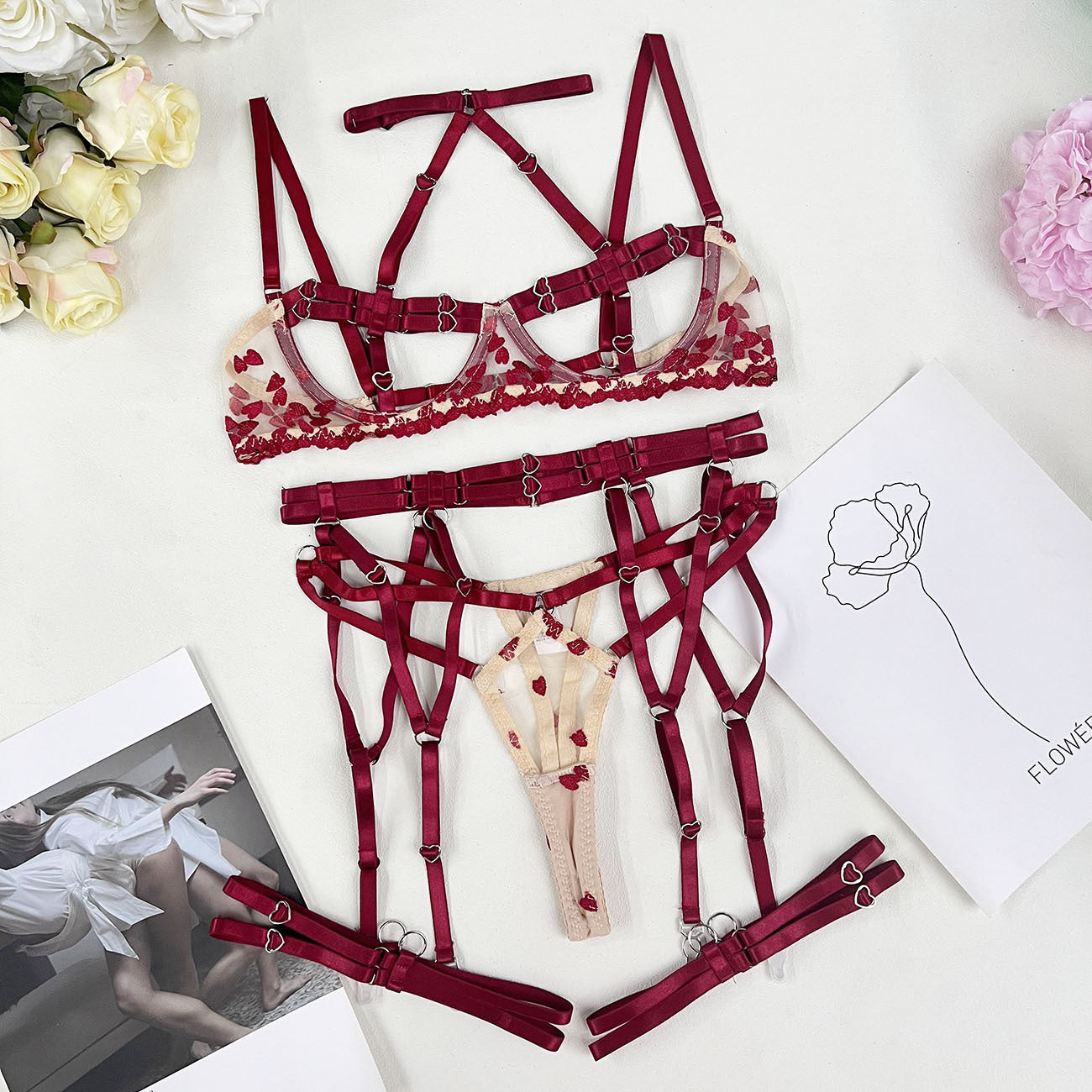 Lovely heart strap set โ lingerieset met hartdetails en verstelbare bandjes