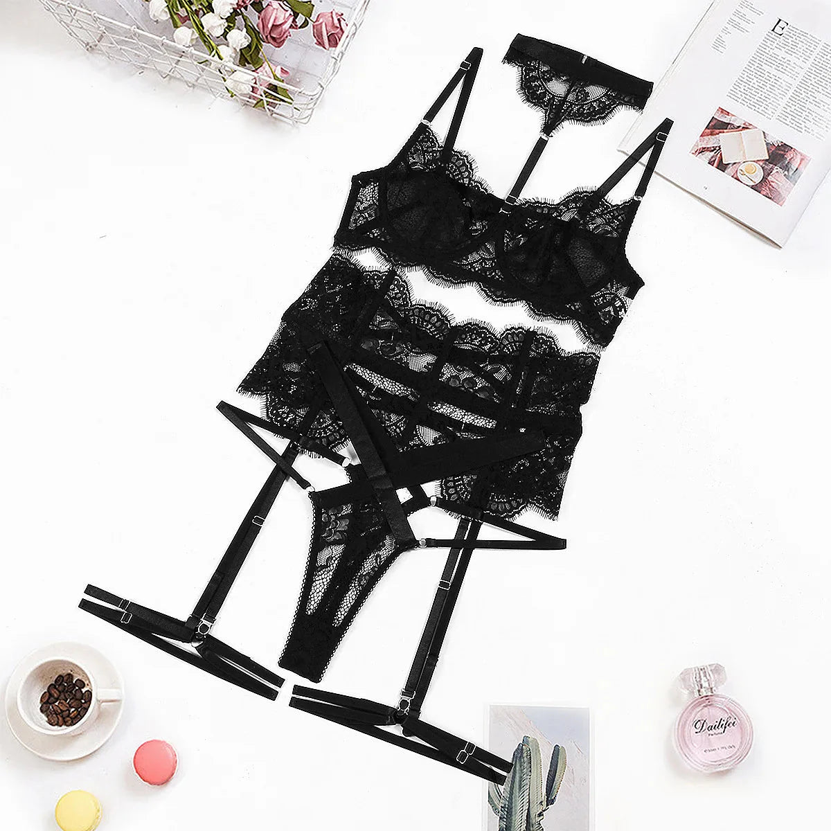 VANESSA NOIR – Zwarte Lingerieset met Kant, Liguero en Choker