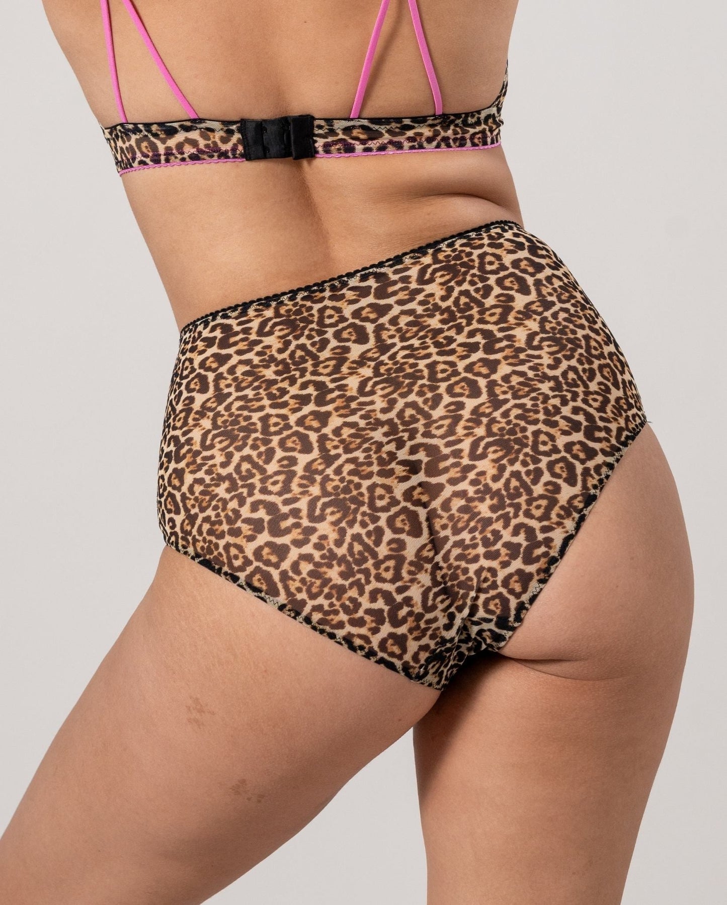 SAVINA – Leopard Lace Plunge Bralette
