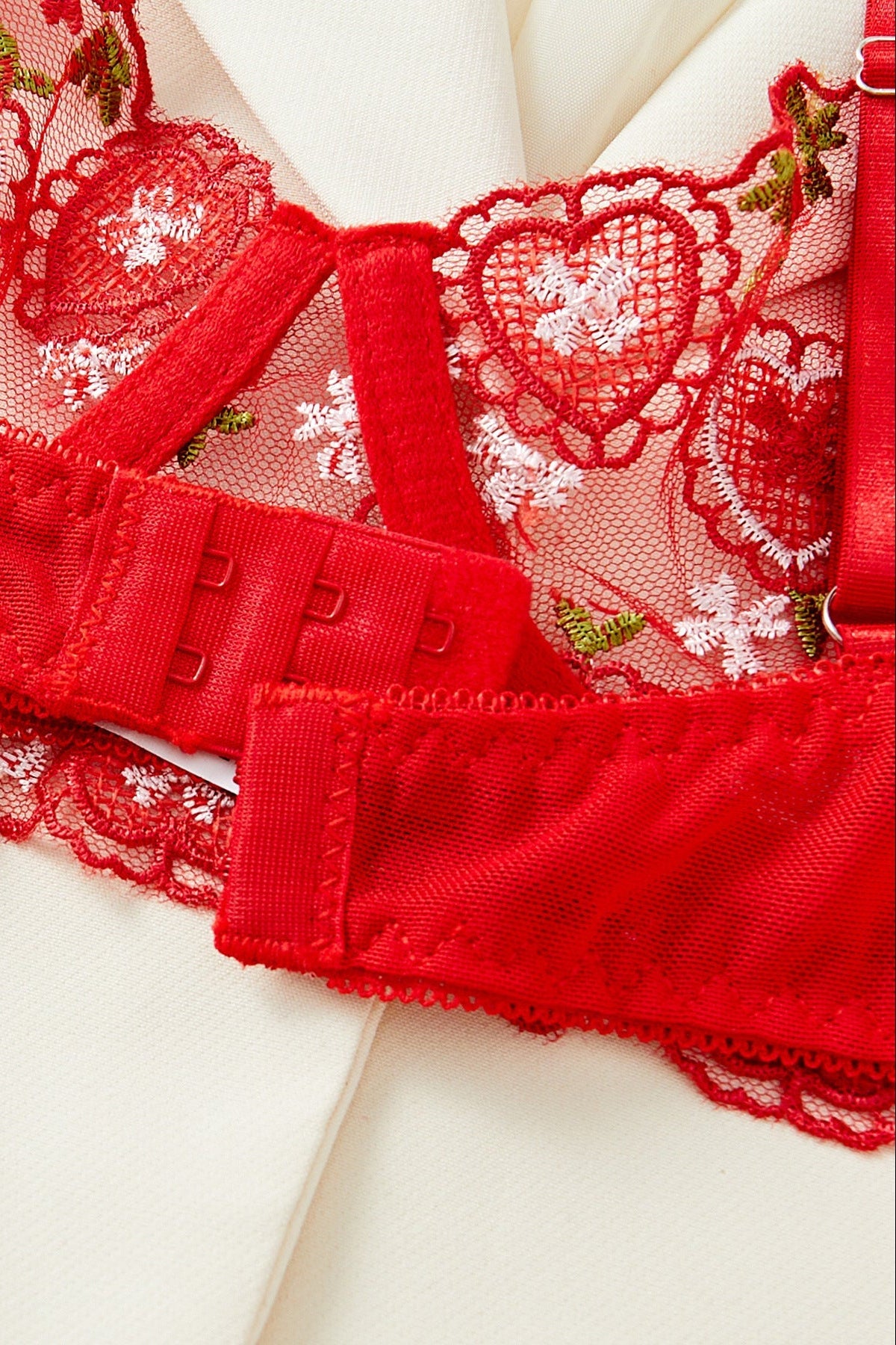 White Lace Heart Embroidery Set - Lingerieset Dames Kant – Rood Met Geborduurde Mesh – Luxe Set