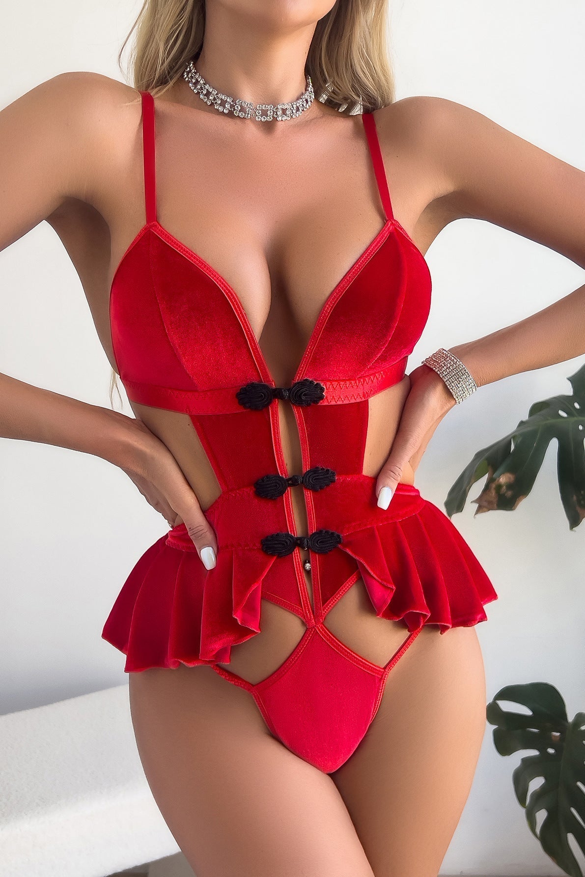 Lingerie Dames Fluweel – Rood Met Ruches En Knoopjes – Luxe Comfort & Verleidelijke Look