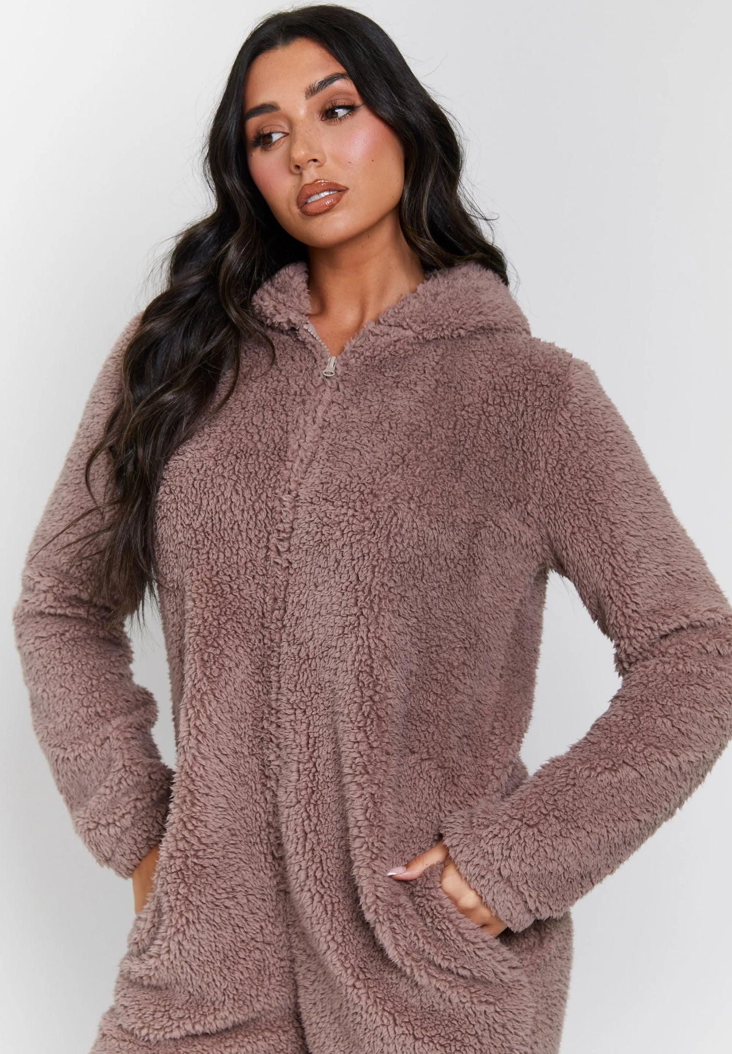COZY DREAMS – fluffy teddy onesie
