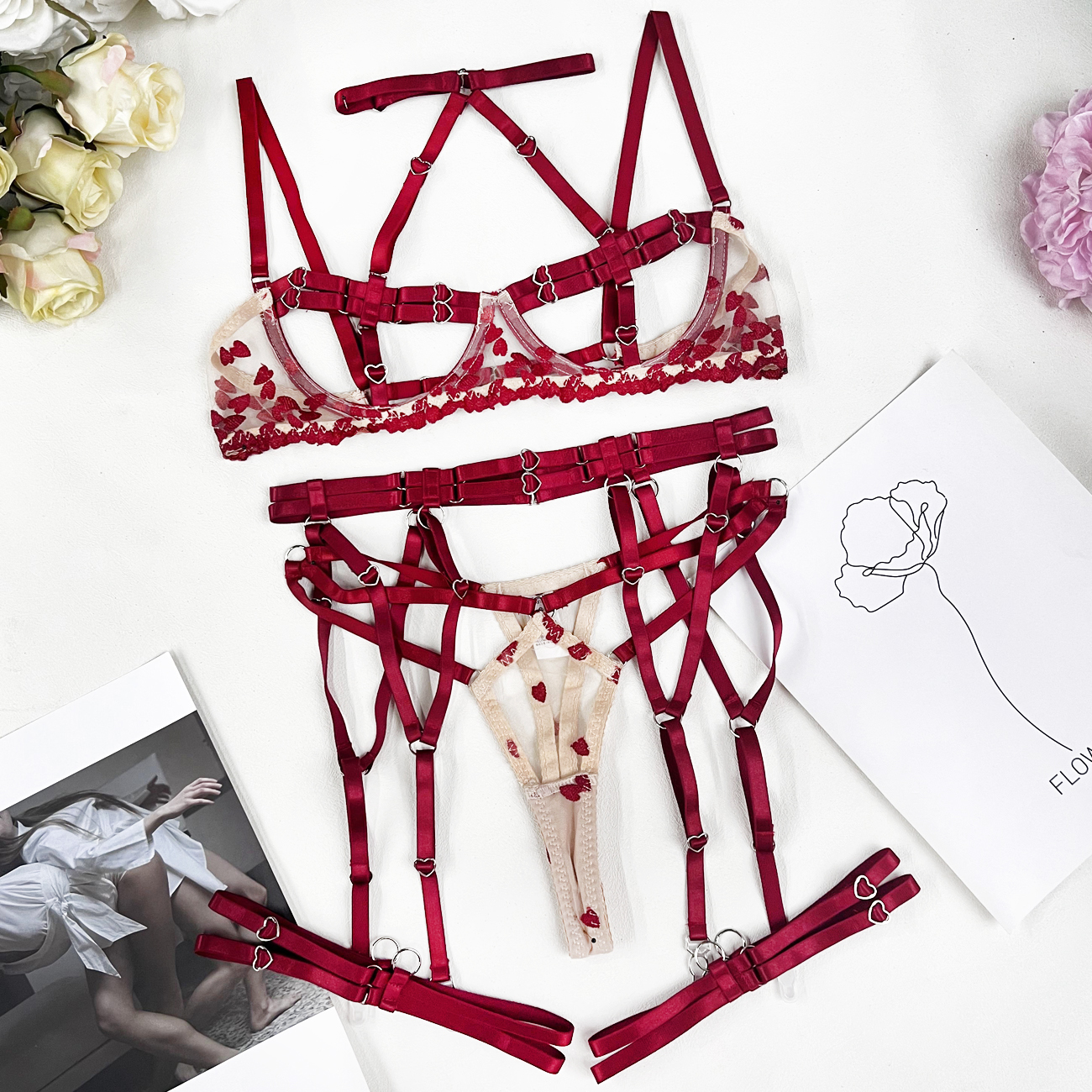 Amoura – Hartvormige harness set met zachte, verleidelijke luxe