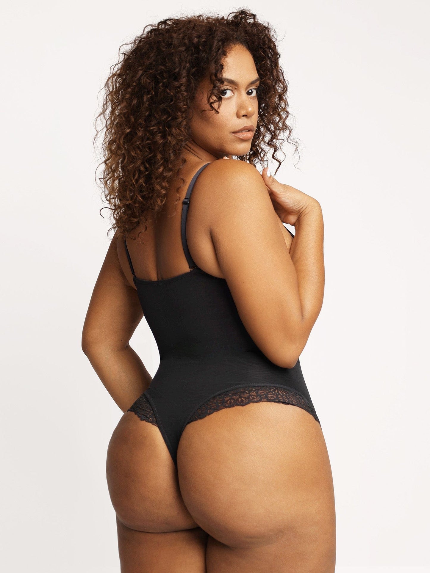 ELYSIA – Lace Bodysuit - LivingCurves Sexy Shaping Daily Outfits Kant Deep-V (valt klein) / Zwart / S