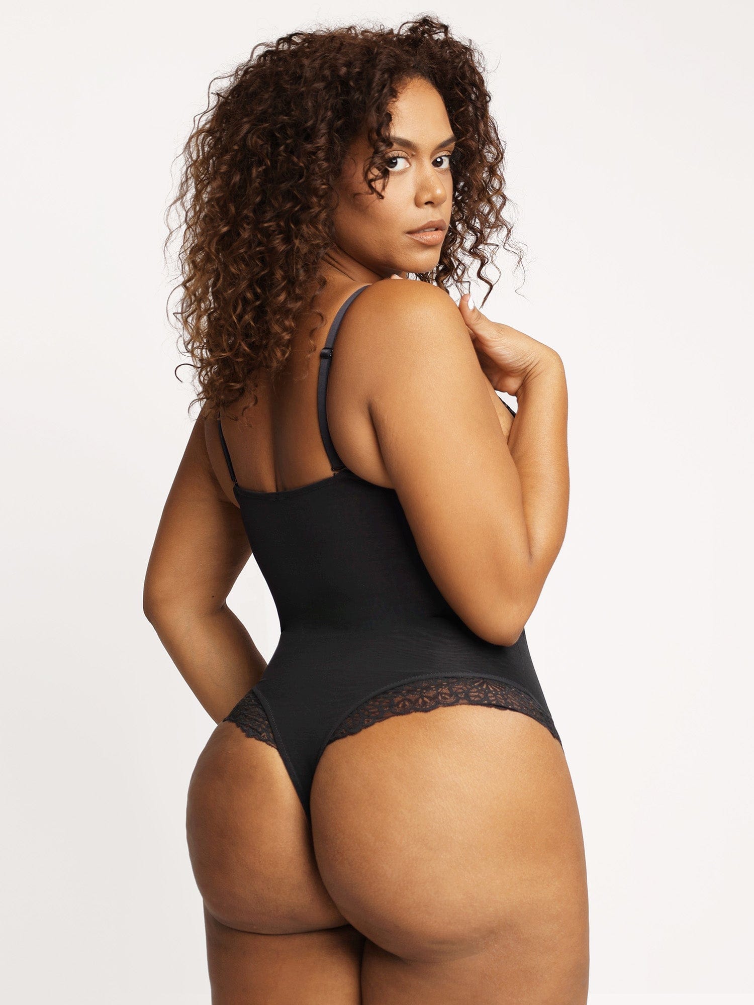 ELYSIA – Lace Bodysuit - LivingCurves Sexy Shaping Daily Outfits Kant Deep-V (valt klein) / Zwart / S