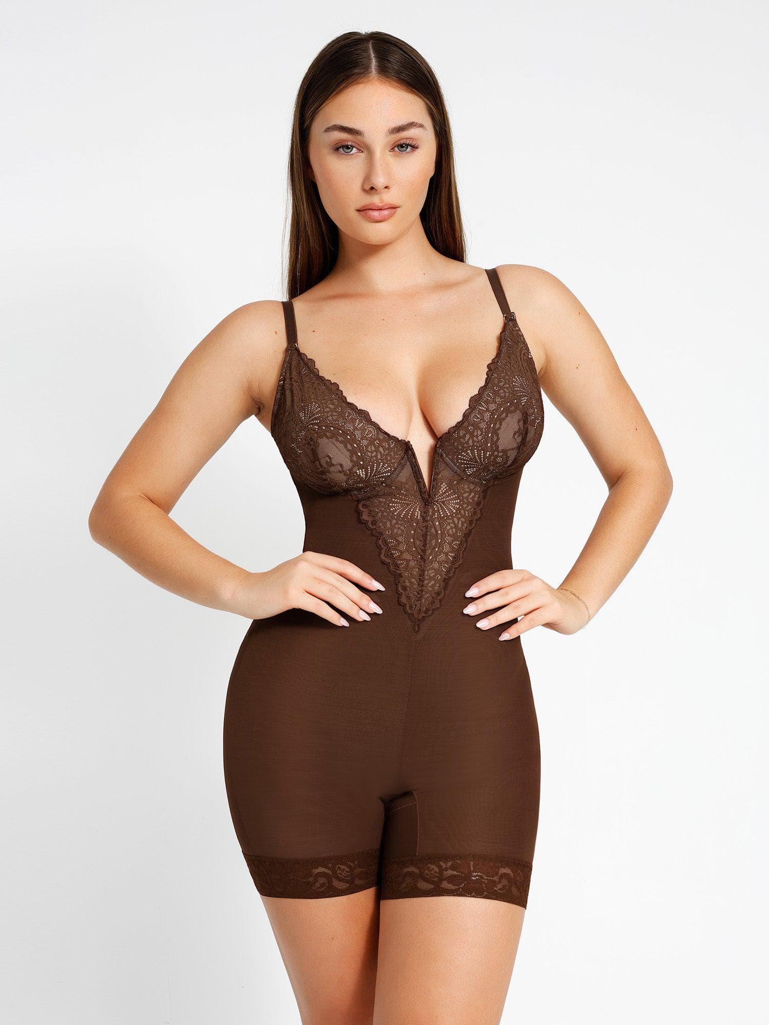 ELYSIA – Lace Bodysuit - LivingCurves Sexy Shaping Daily Outfits Kant Deep-V korte bodysuit / Bruin / S