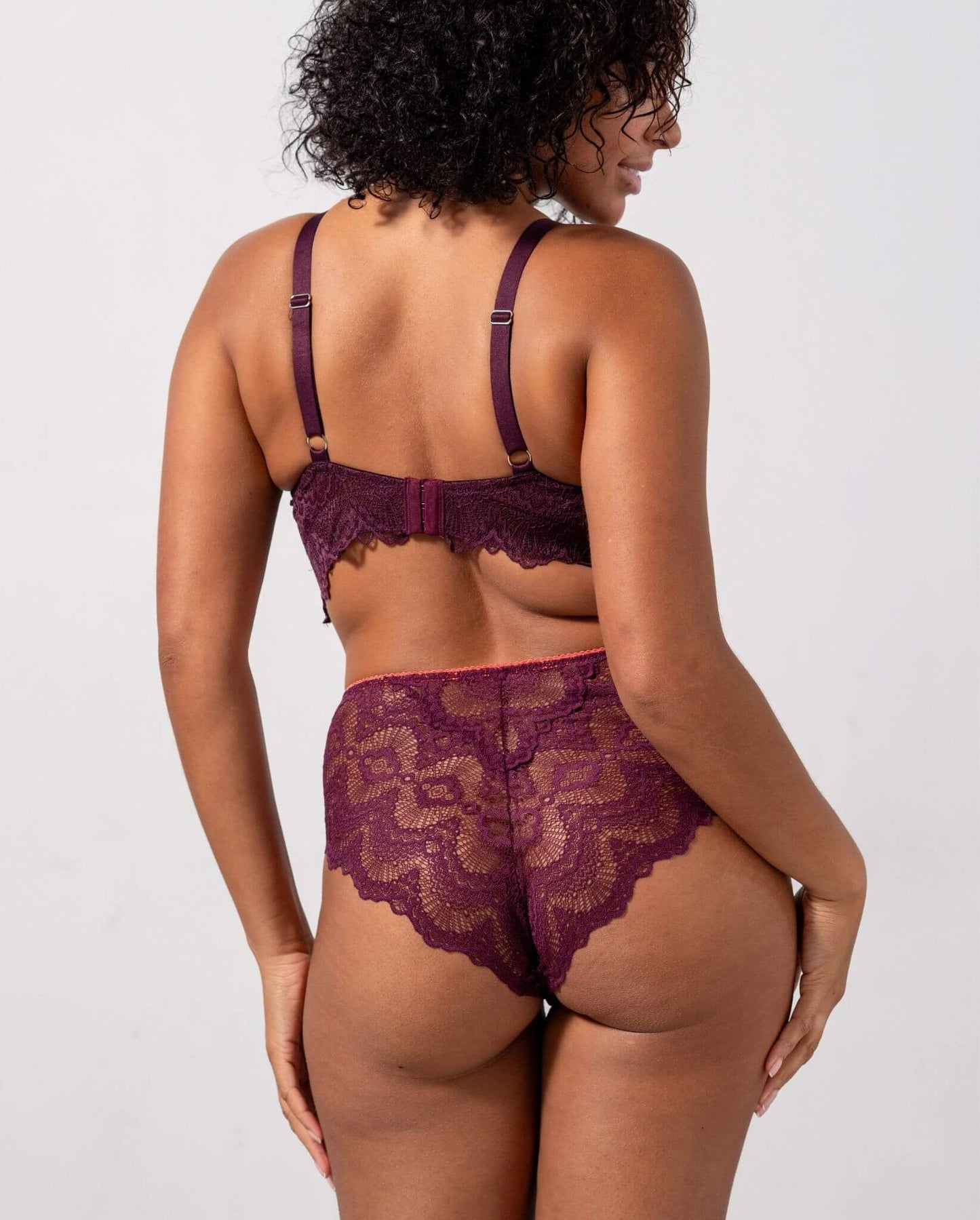 AURÉA – Supportive Lace Bralette