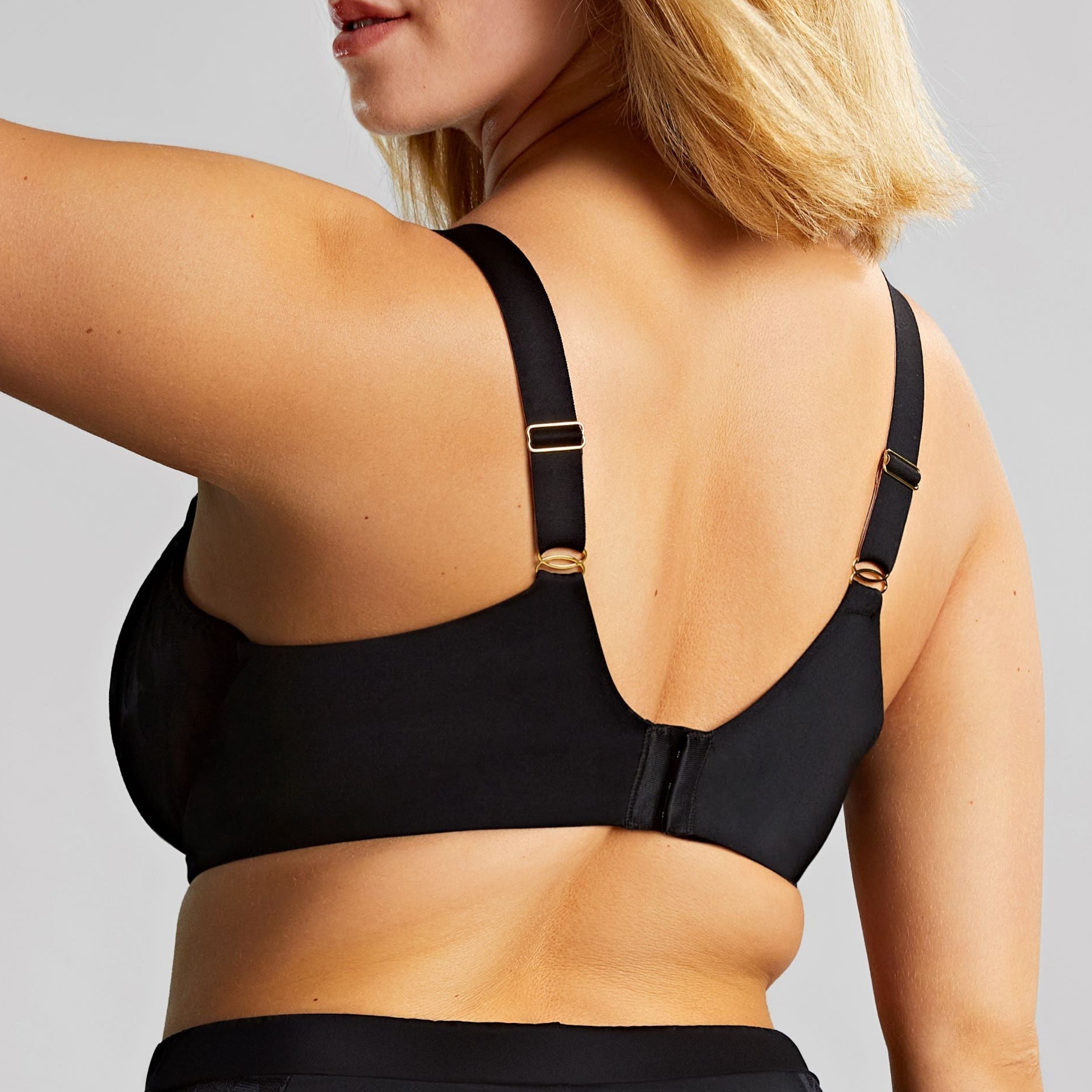 Ashley – Tulip Balconette BH met Vintage Pin-Up Look