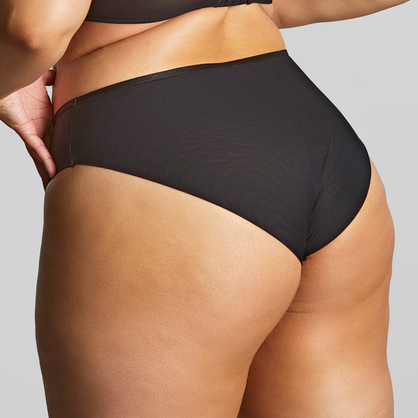 Éden – High Leg Slip met Bloemenborduursel