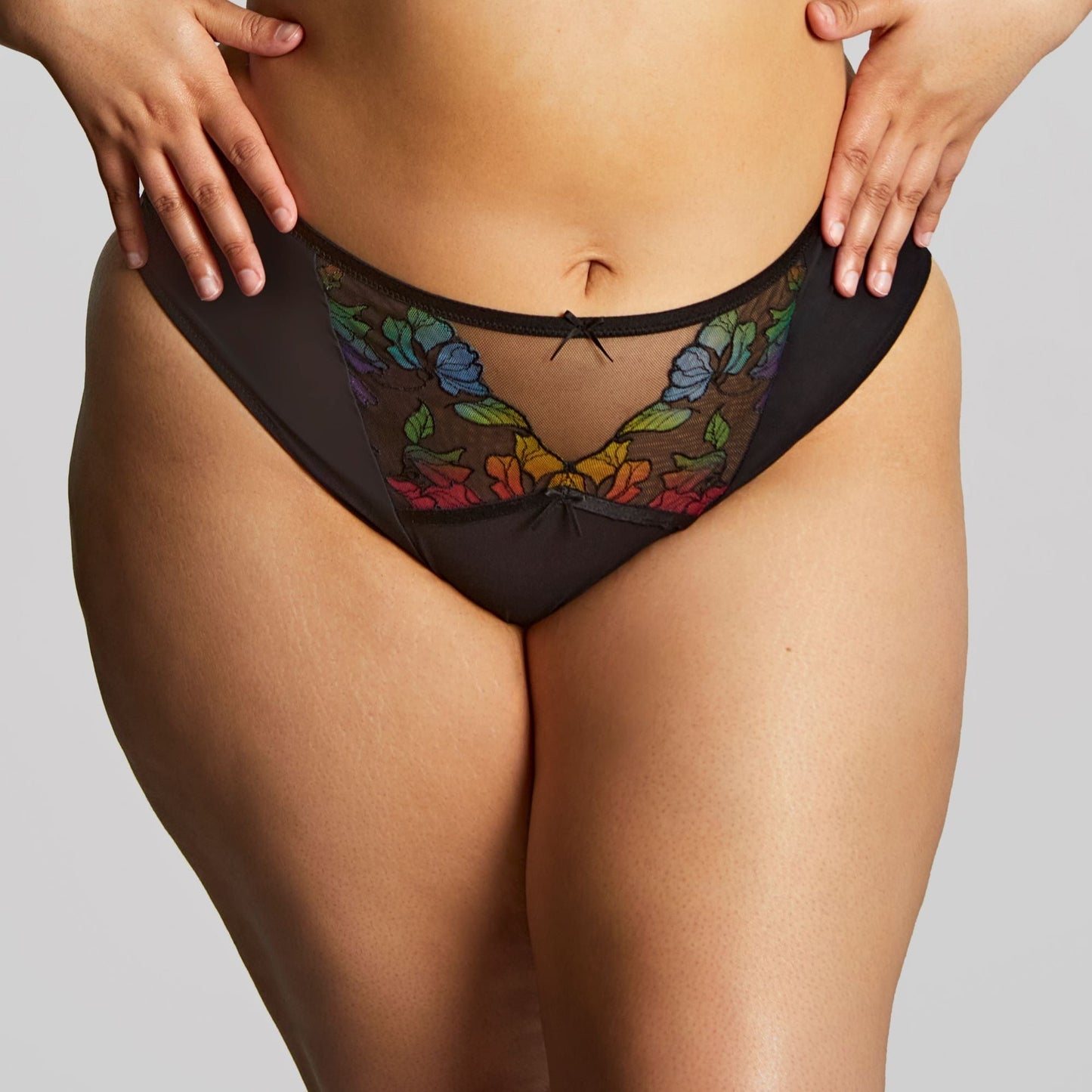 Éden – High Leg Slip met Bloemenborduursel