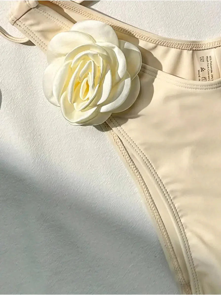 Rosalie Rose Swimsuit - Badpak Met Rozenaccent En Elegante Pasvorm