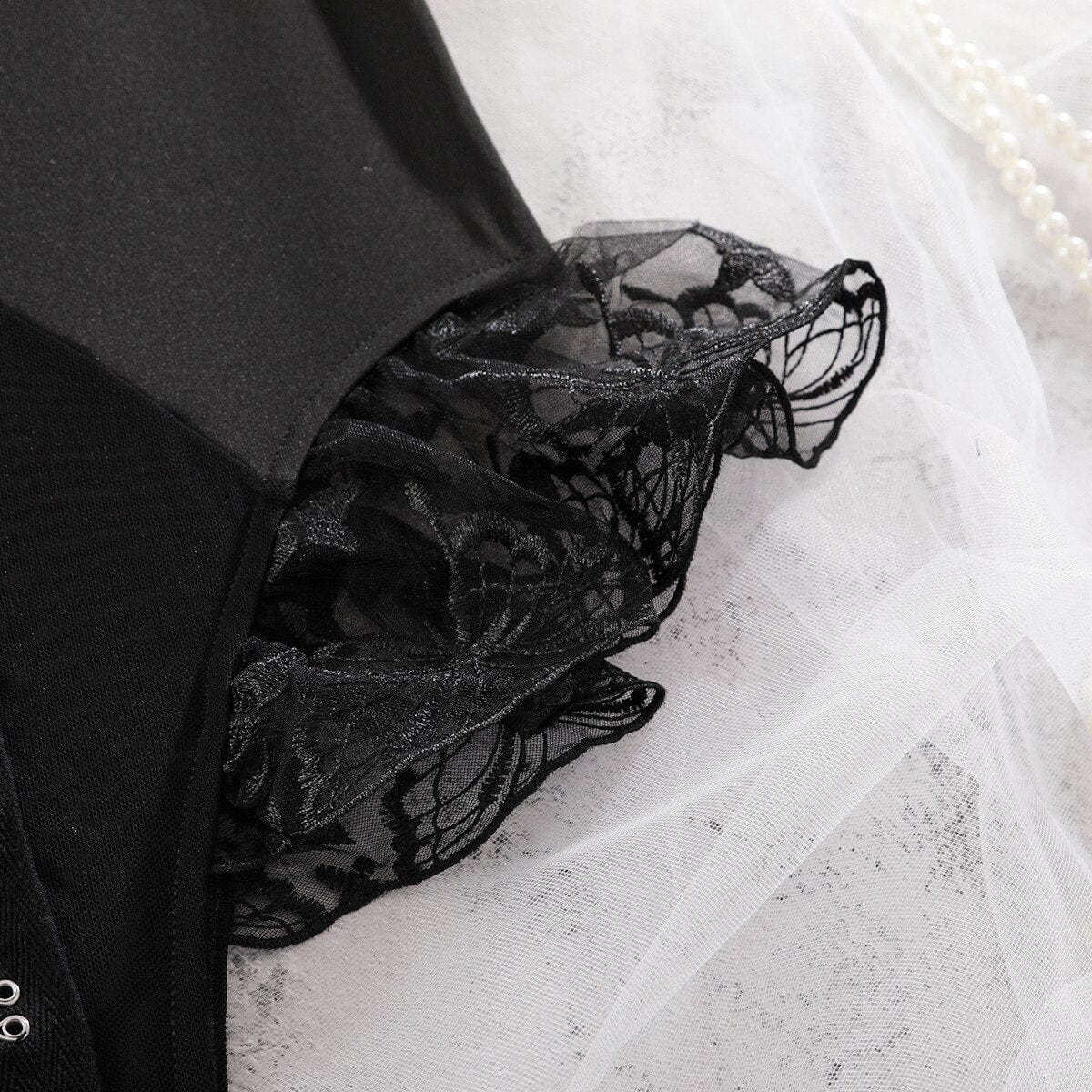 Amira Ruffle Body – Romantische Body met Kant & Ruches