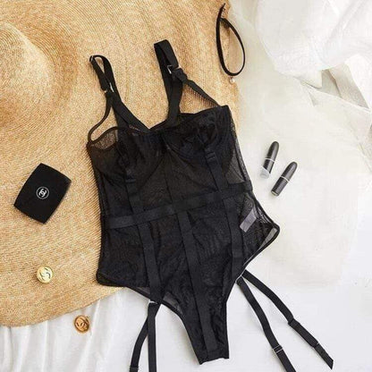 ELYSARA – Kanten Lingerieset met Open Slip en Striksluiting op de Rug