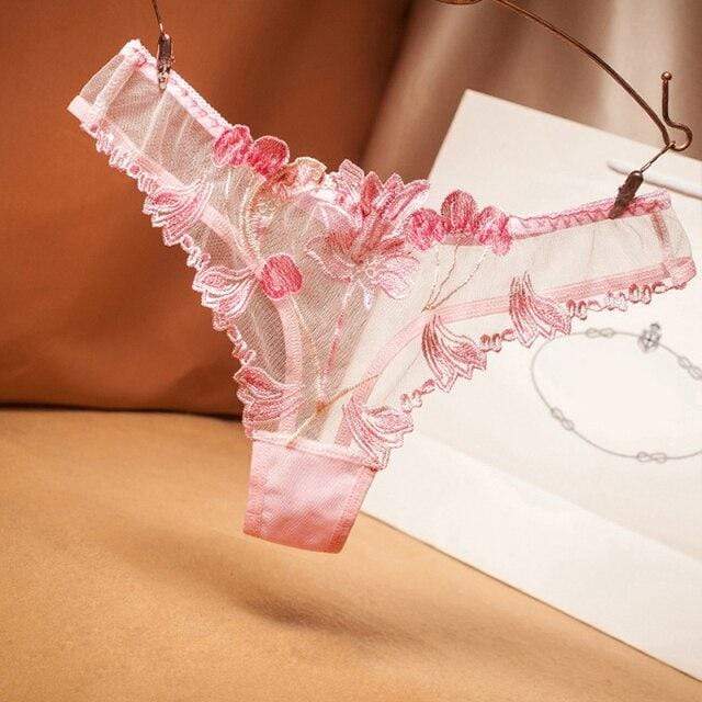 Flora Transparante Slip – Sheer Lingerie Slip met Borduur Bloemenpatroon