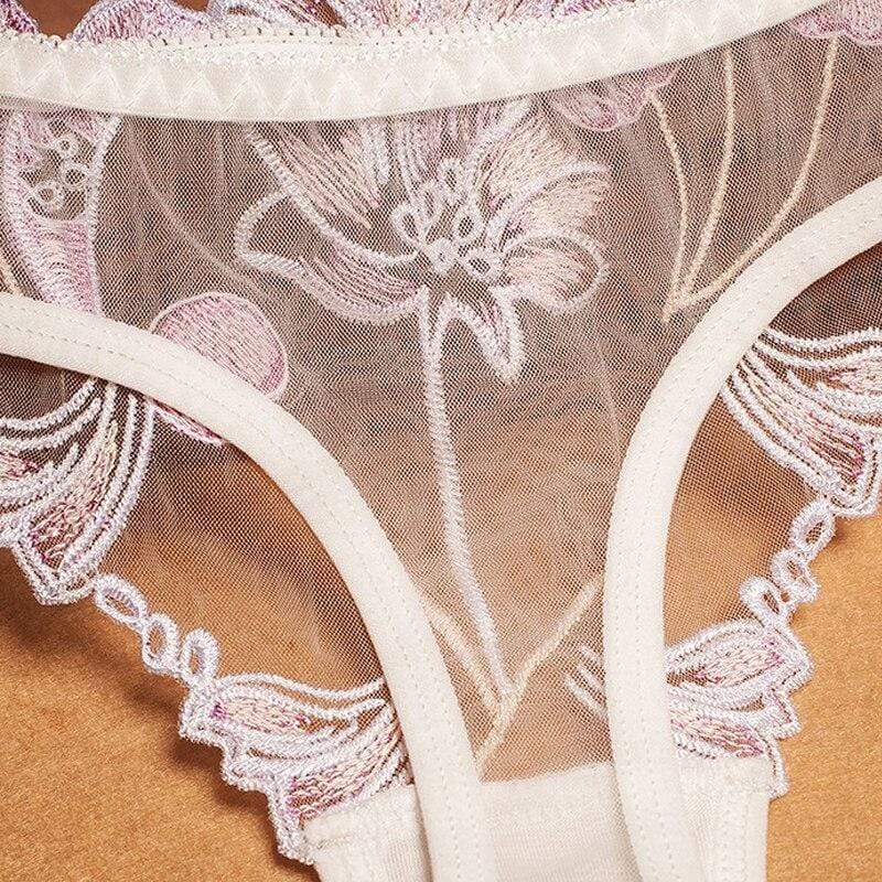 Flora Transparante Slip – Sheer Lingerie Slip met Borduur Bloemenpatroon