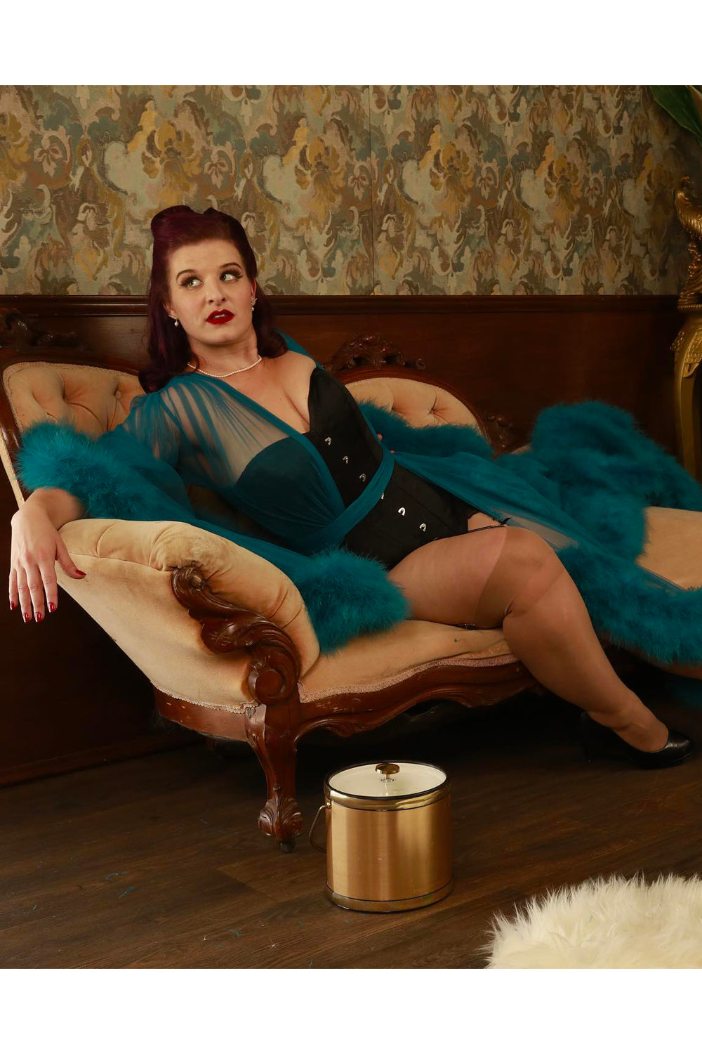 CORVINA – Satin Overbust Corset - LivingCurves Instant Shape 34