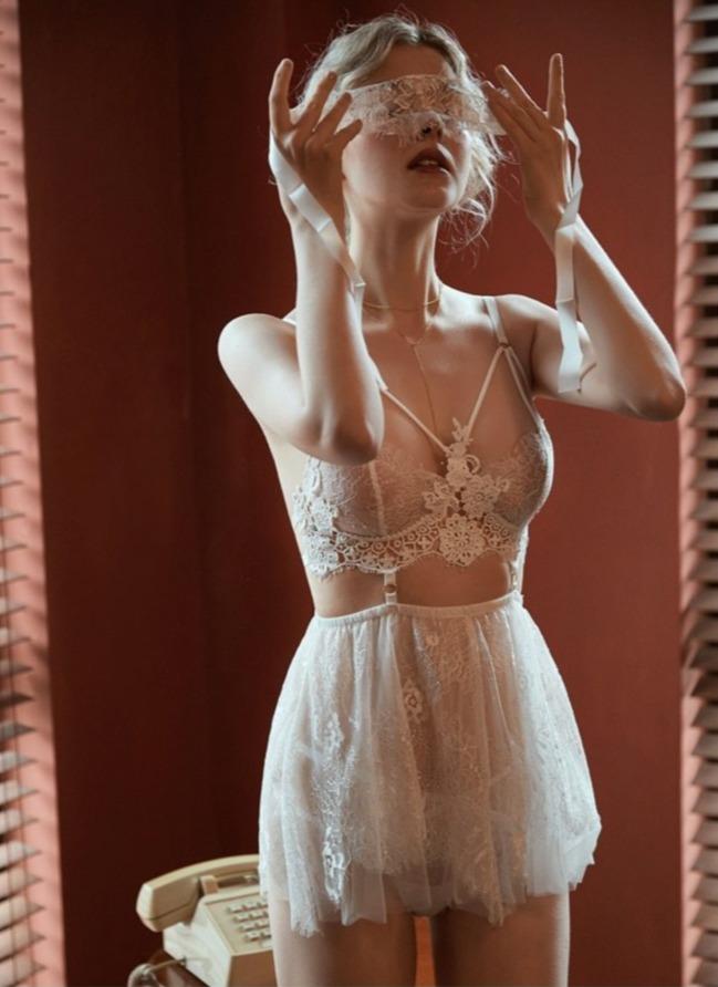 NOELLE – Romantische Babydoll Set van Kant