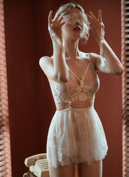 NOELLE – Romantische Babydoll Set van Kant