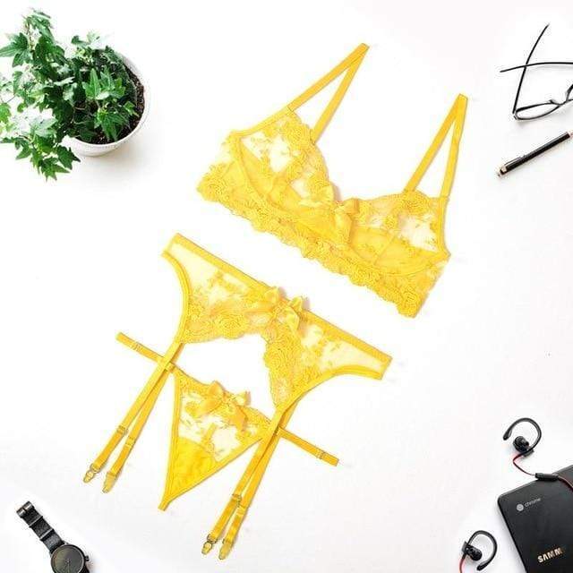 Amarélia – Luxe Kanten Lingerieset met Florale Details en Verleidelijke Pasvorm