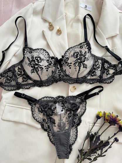 Isabelle Geborduurde Set – Lingerieset met Elegant Borduurwerk