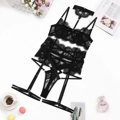 VANESSA NOIR – Zwarte Lingerieset met Kant, Liguero en Choker