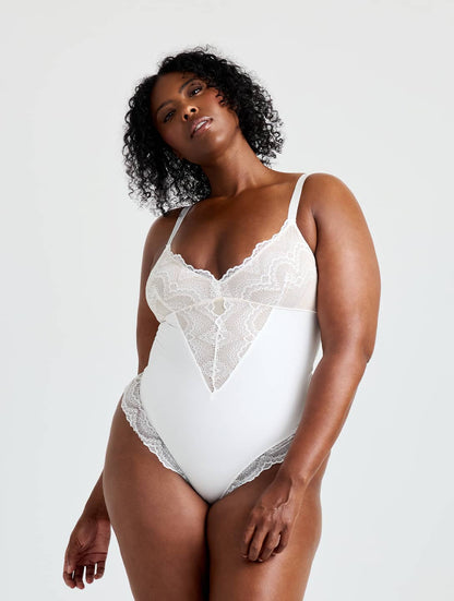 LUNARA – Half Lace Bodysuit - LivingCurves Bruin / S