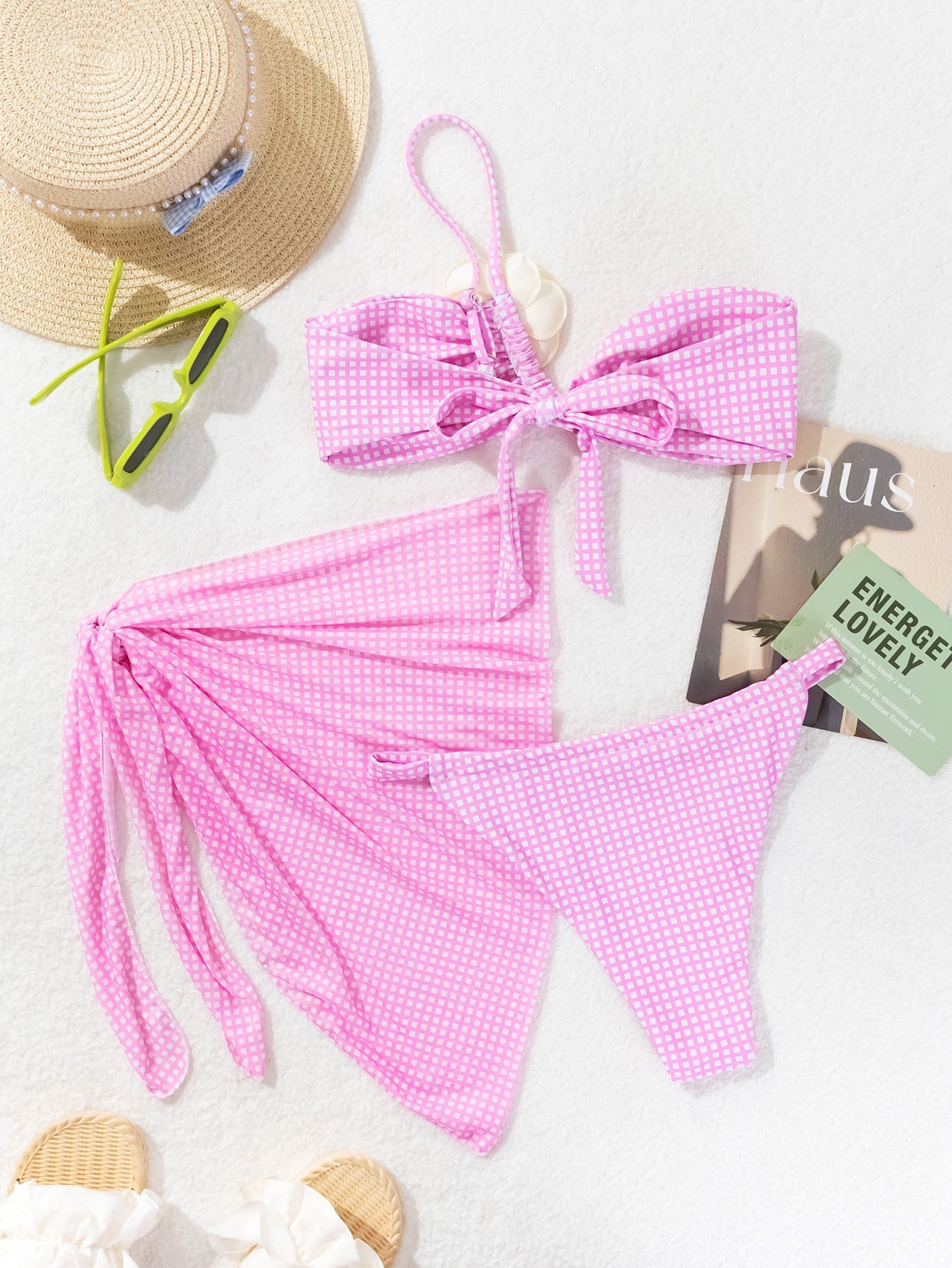 Roze Wit Geruite Bikini Dames – One Shoulder Set met Bloem Detail