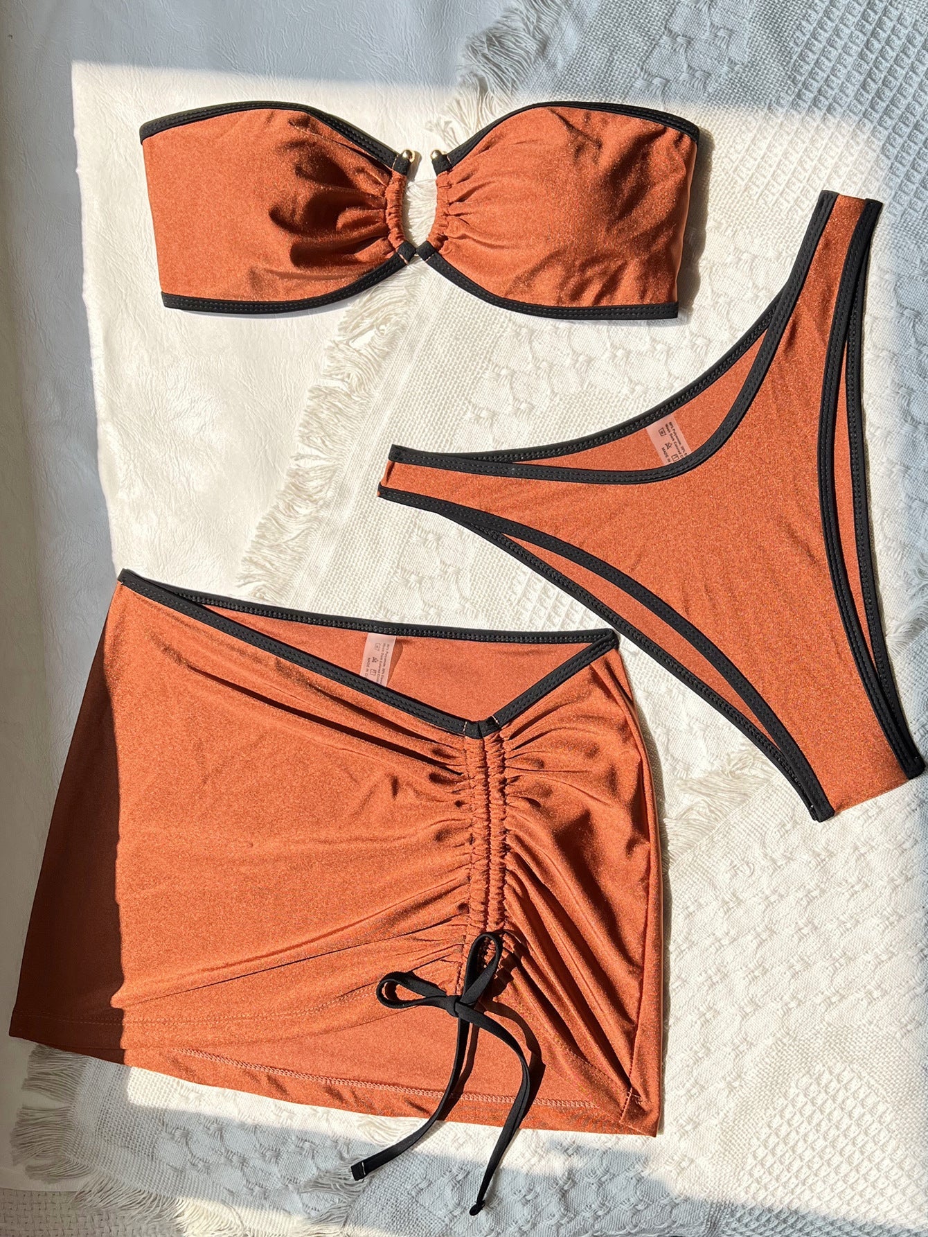 Bruin-Zwarte Bikini Dames – 3-Delige Set met Beugel en Rokje