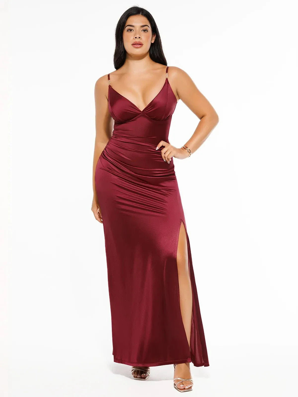 LEONA – Shaping Satin Maxi Dress met Deep V & Slit