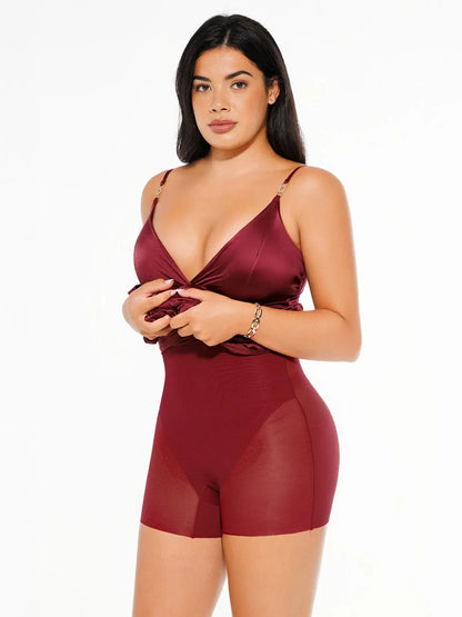 LEONA – Shaping Satin Maxi Dress met Deep V & Slit