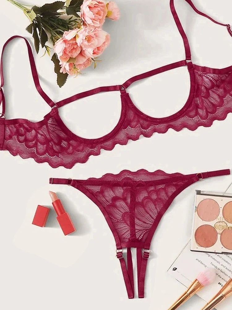 Aristella - Kanten Lingerieset Met Sensuele Cut - Outs En Verstelbare Pasvorm