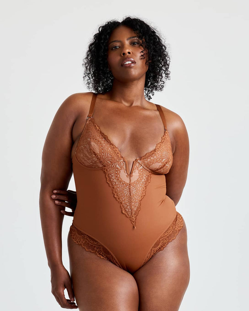 ELISE – V-Hals Lace Bodysuit