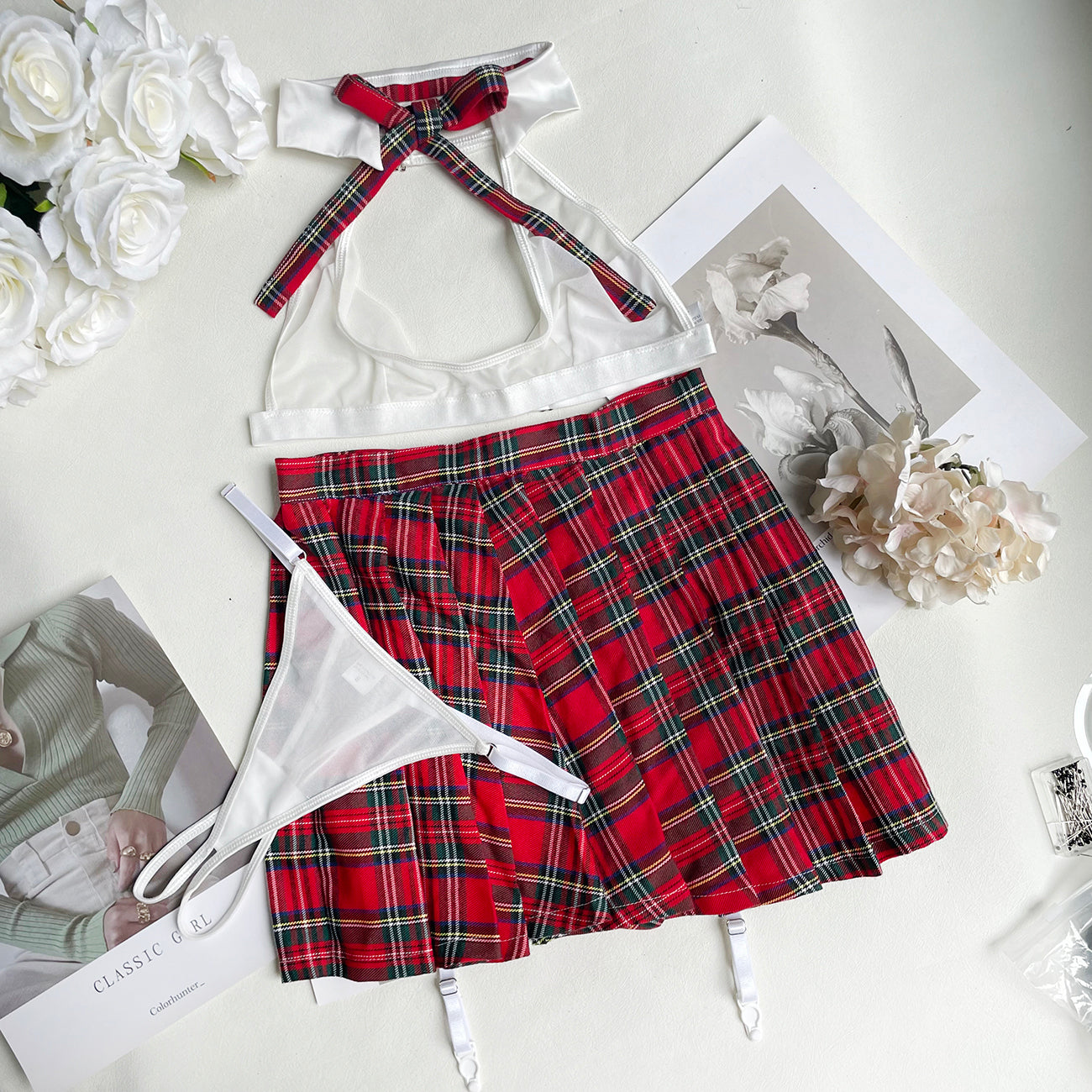 MAELYN – Speelse Schoolgirl-Set met Minifalda, Strikdetail en Open Slip