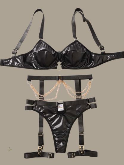 Selena – Lak & Mesh Lingerieset in Zwart of Rood
