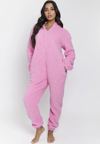 COZY DREAMS – fluffy teddy onesie