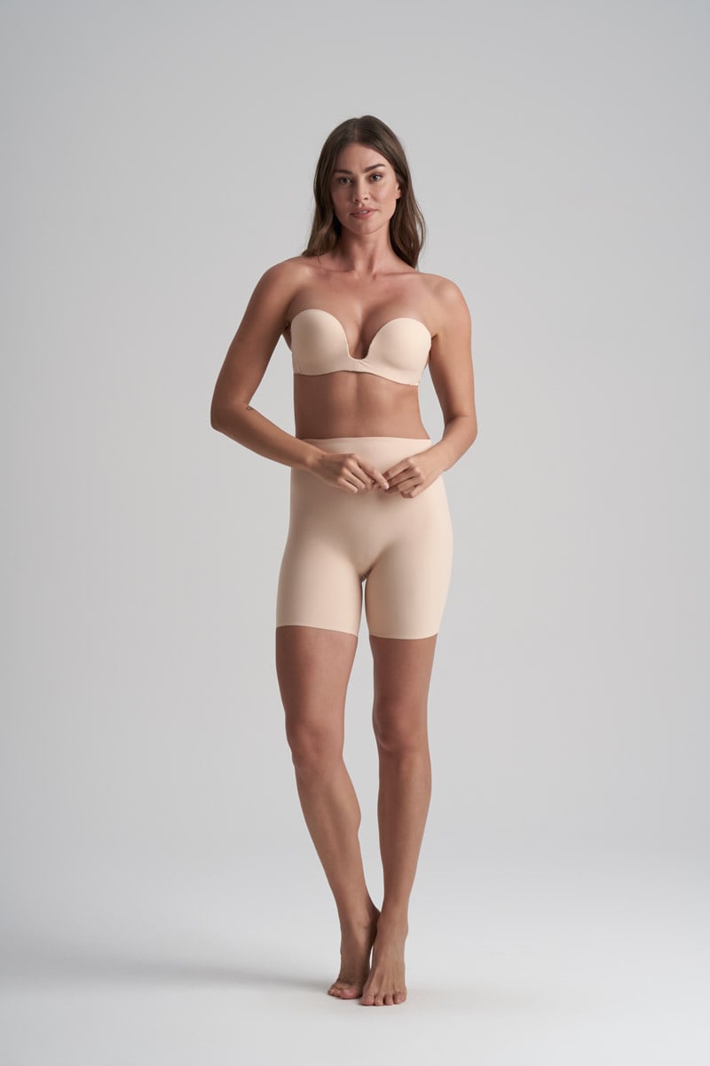 ÉNIA - Lage Rug Shaper Short