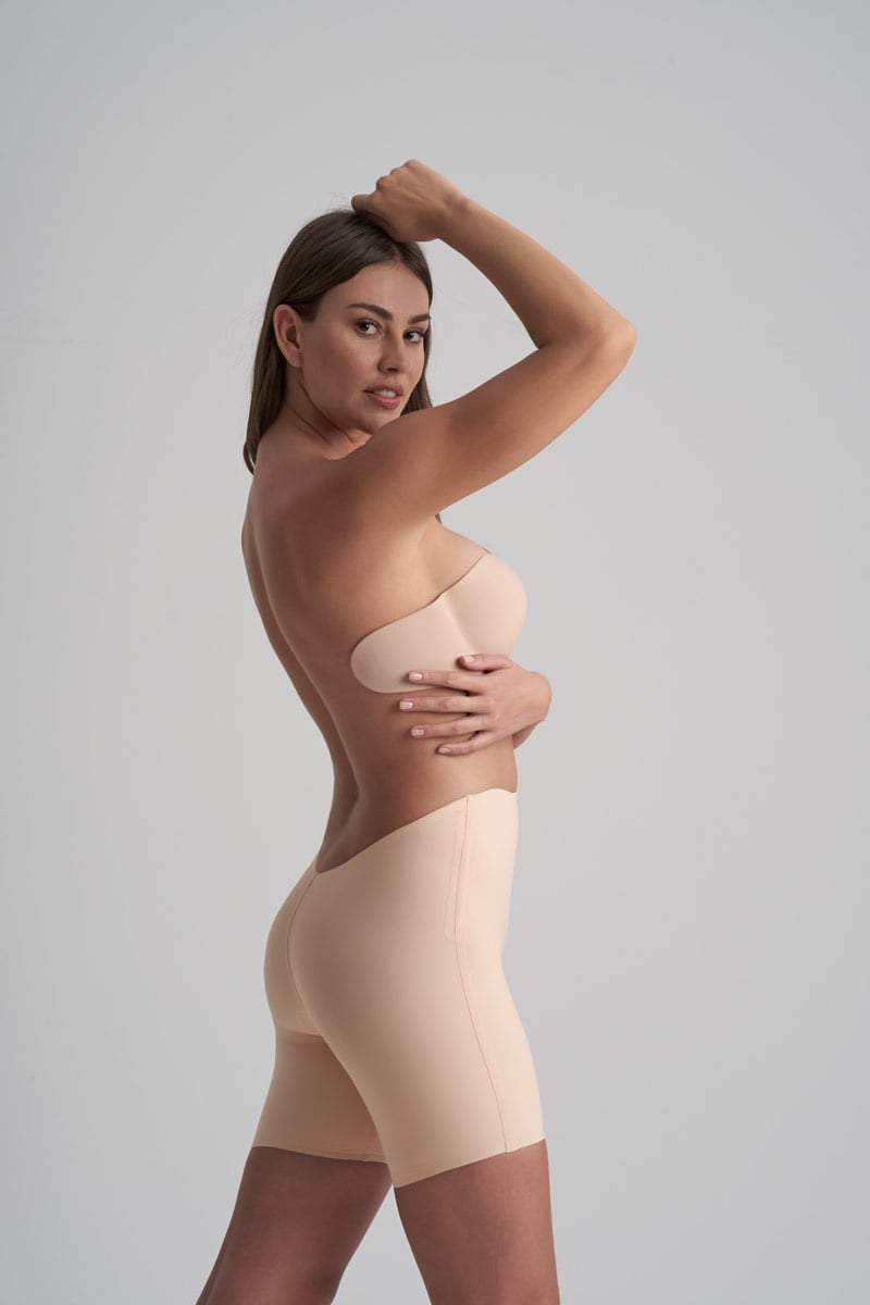 ÉNIA - Lage Rug Shaper Short