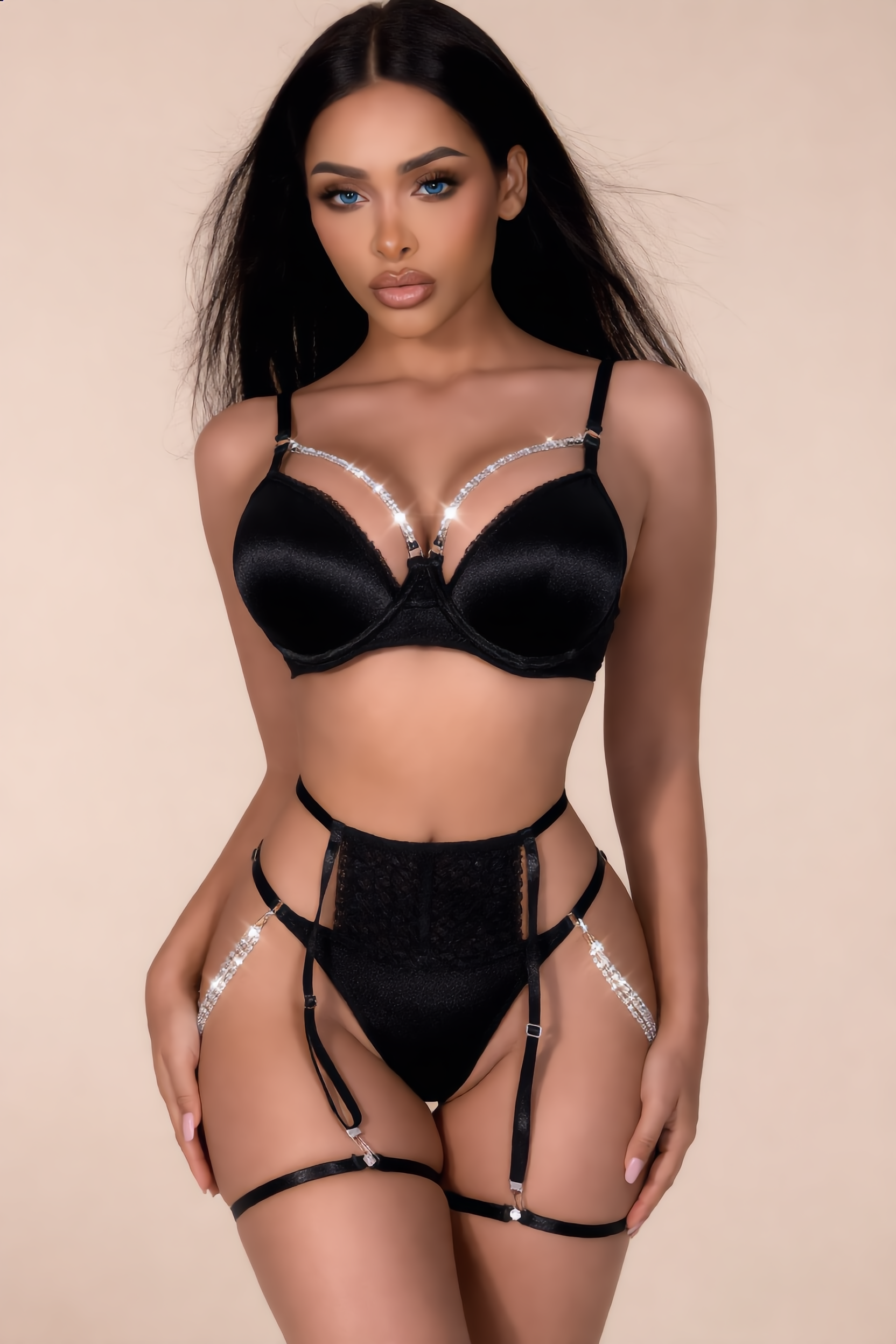 Lingerieset Dames Satijn – Zwart Luxe 5-Delig Met Strass – Verfijnde Set & Vrouwelijke Pasvorm