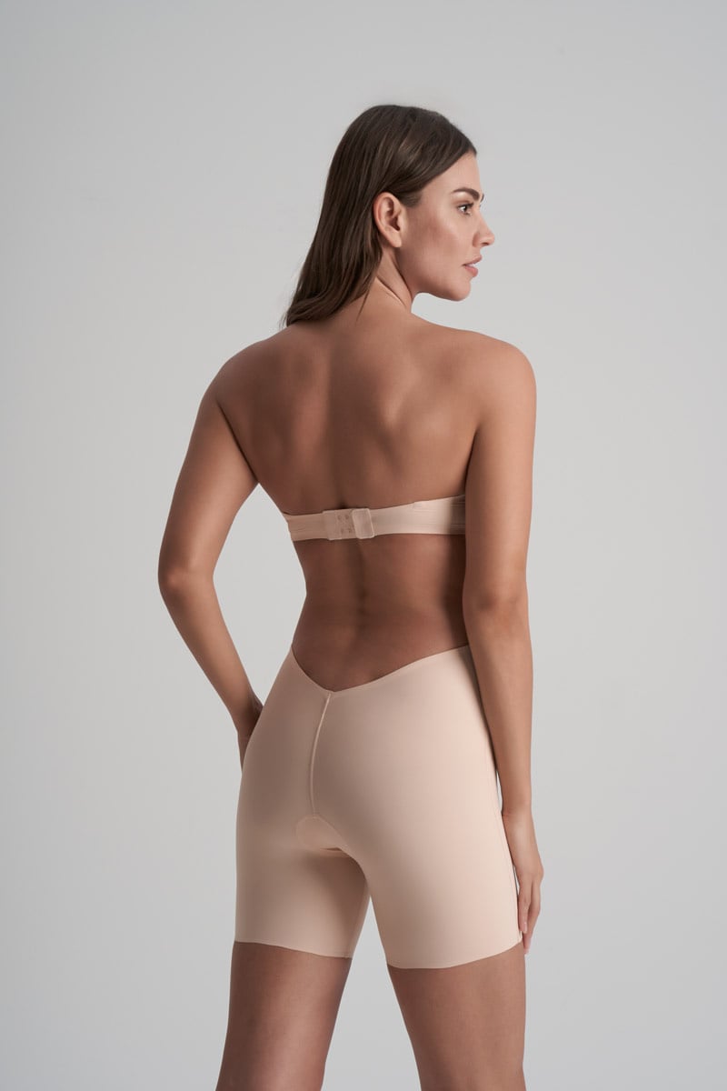 ÉNIA - Lage Rug Shaper Short