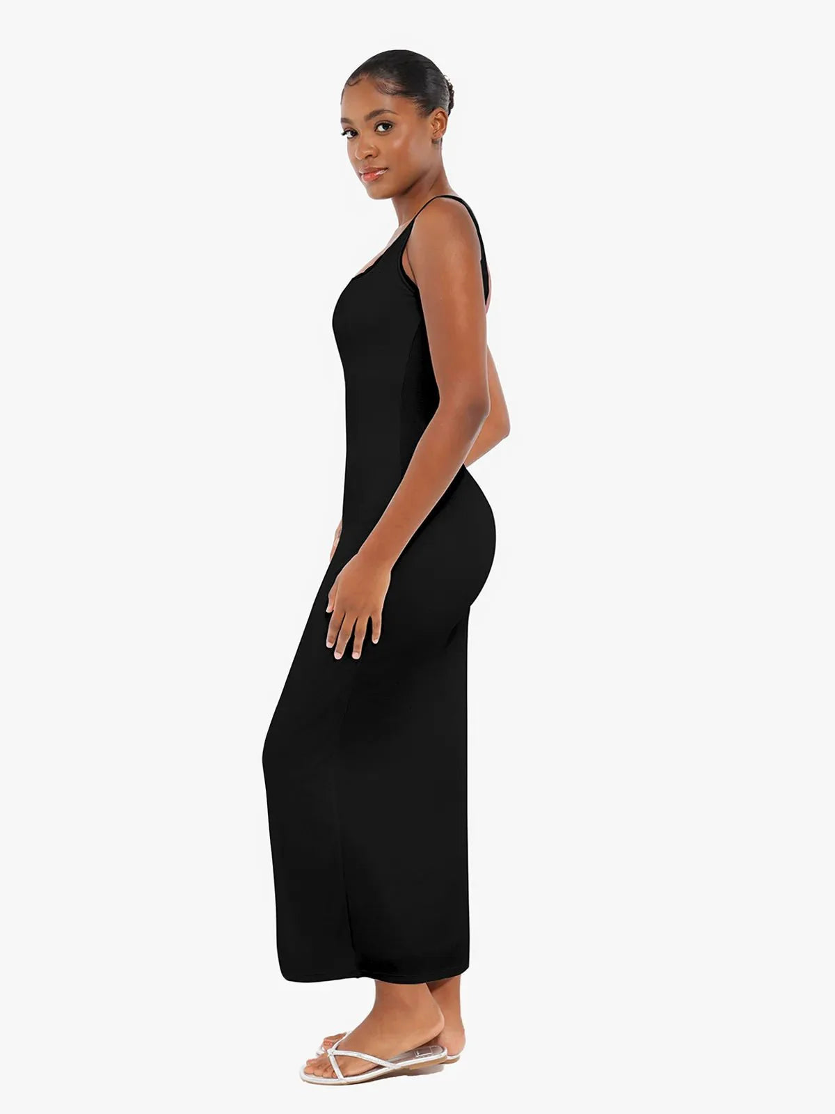 FAYE – Shaping Maxi Jurk met Kant & Henley Detail