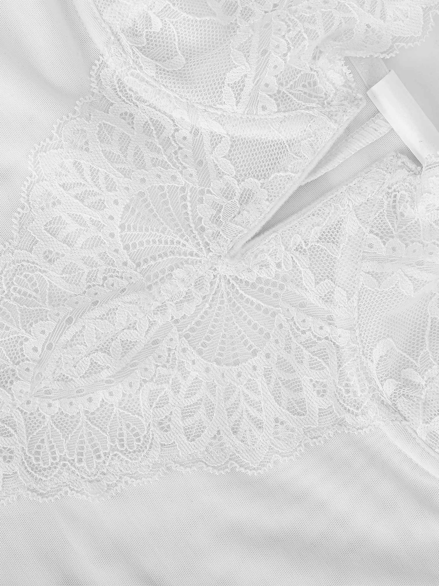 ELYSIA – Lace Bodysuit - LivingCurves Sexy Shaping Daily Outfits Kant Deep-V (valt klein) / Zwart / S