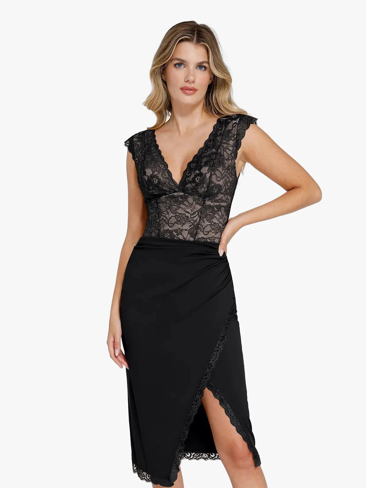 NOORÉ – Lace Bodysuit of Skirt
