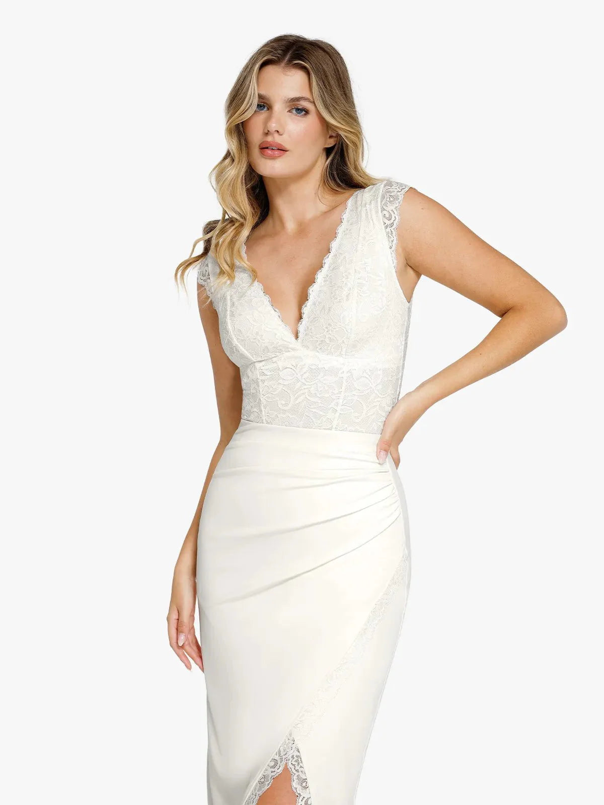 NOORÉ – Lace Bodysuit of Skirt