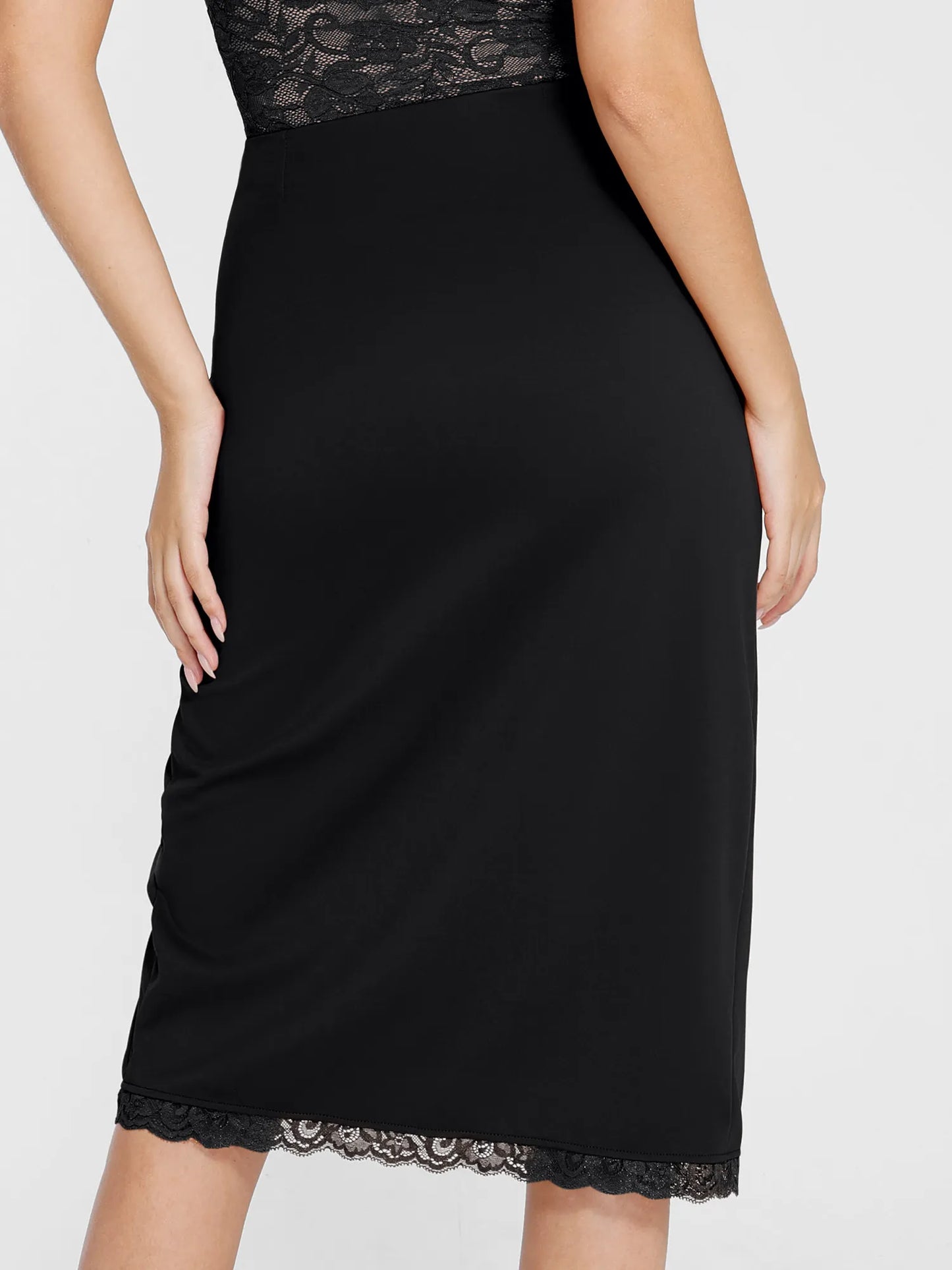 NOORÉ – Lace Bodysuit of Skirt